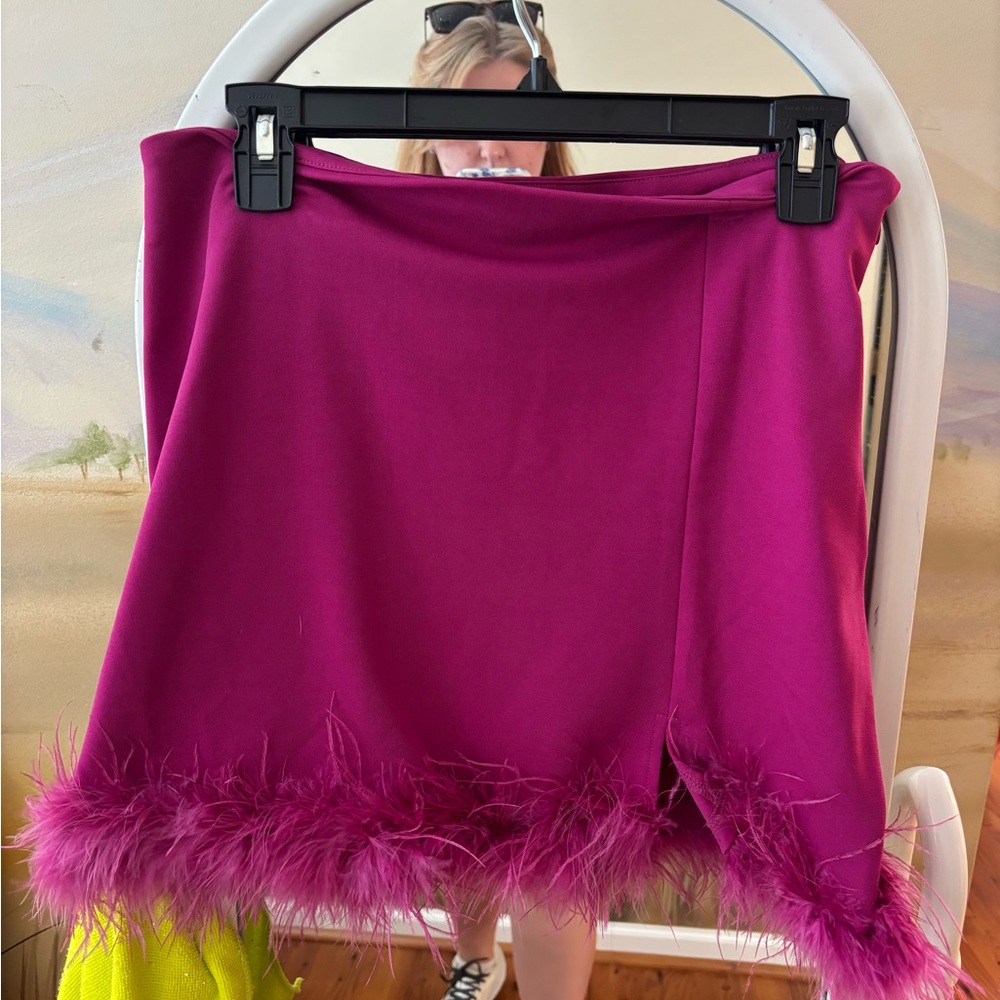 Elegant Pink Feathered Women's Skirt